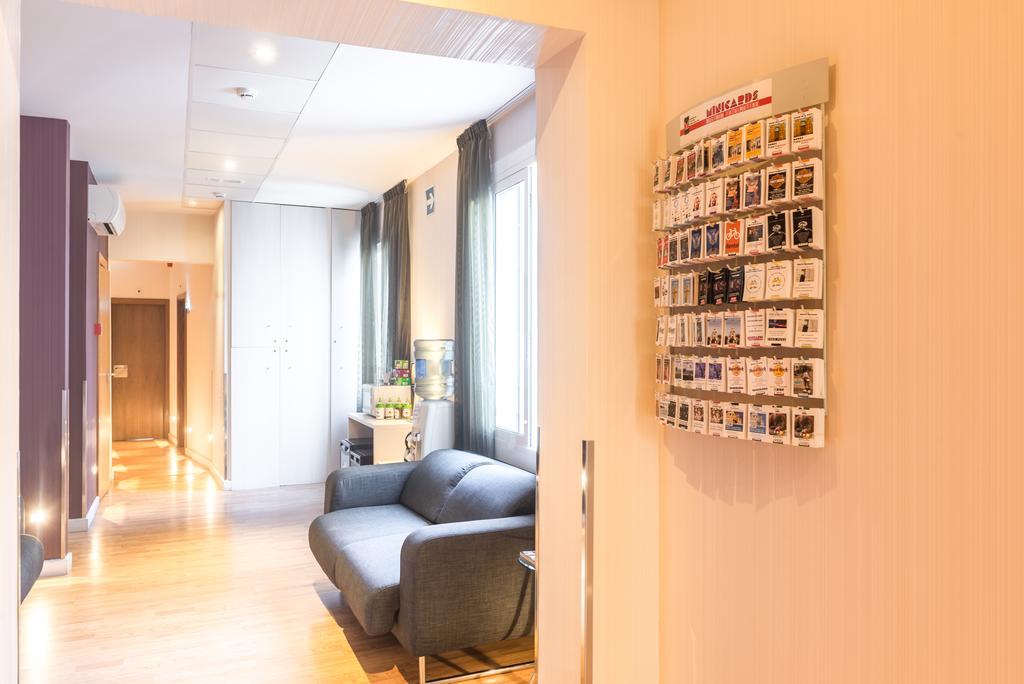 Hostal Bcn Ramblas Barcelona Buitenkant foto
