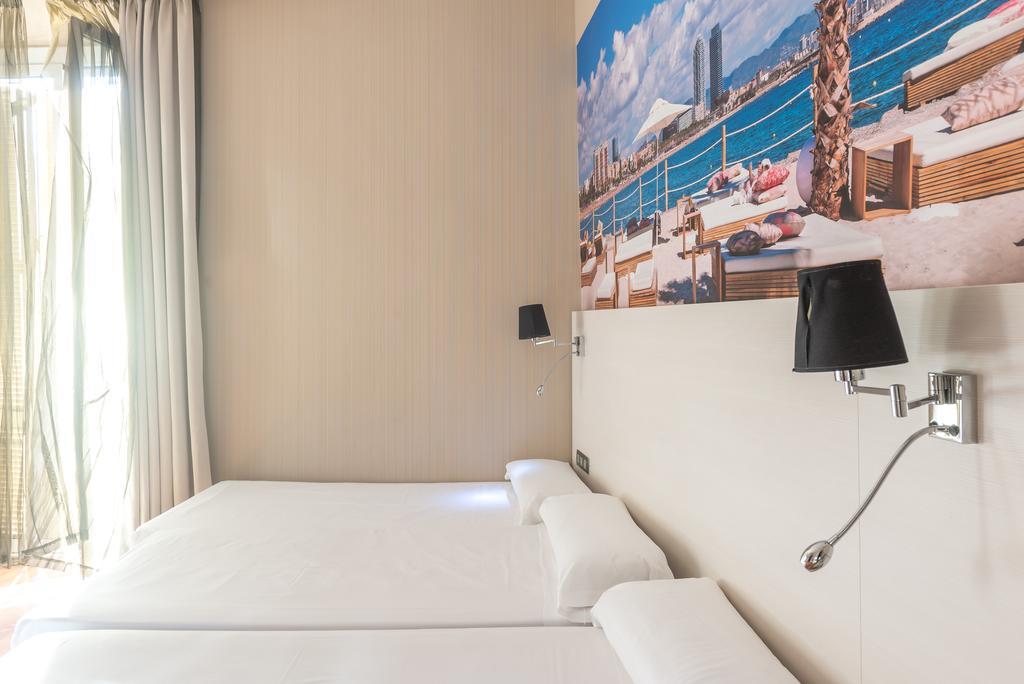 Hostal Bcn Ramblas Barcelona Buitenkant foto