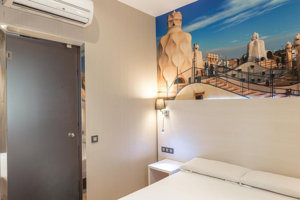 Hostal Bcn Ramblas Barcelona Buitenkant foto