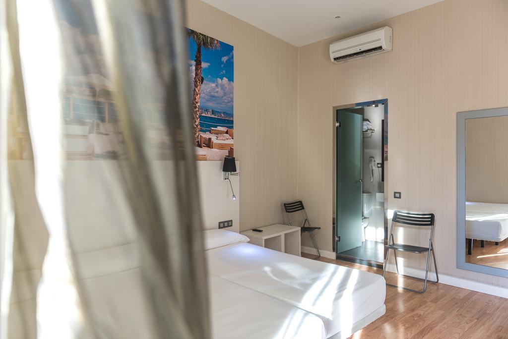 Hostal Bcn Ramblas Barcelona Buitenkant foto